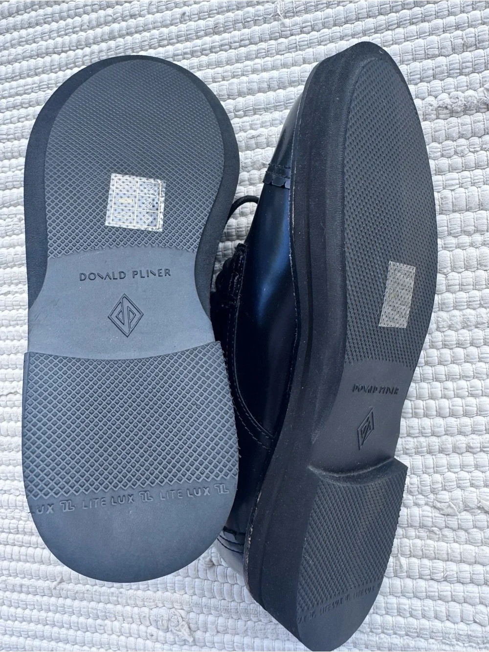 Retail: $198 Donald Pliner Leonardo Black Leather Cap Toe Derby Shoes 6M New